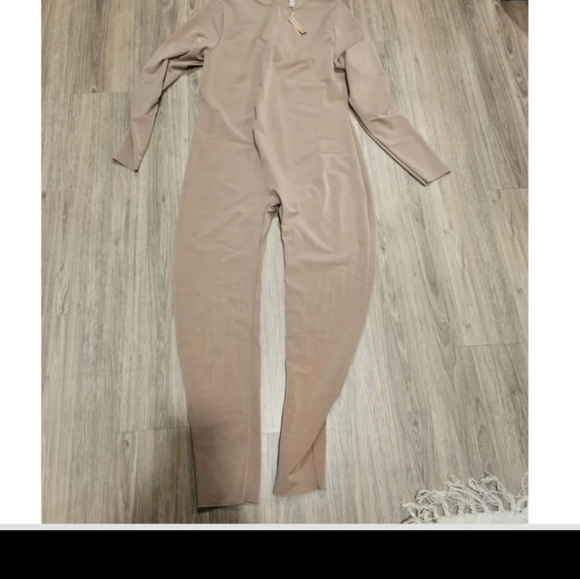 Skims bodysuit - Picture 2 of 6